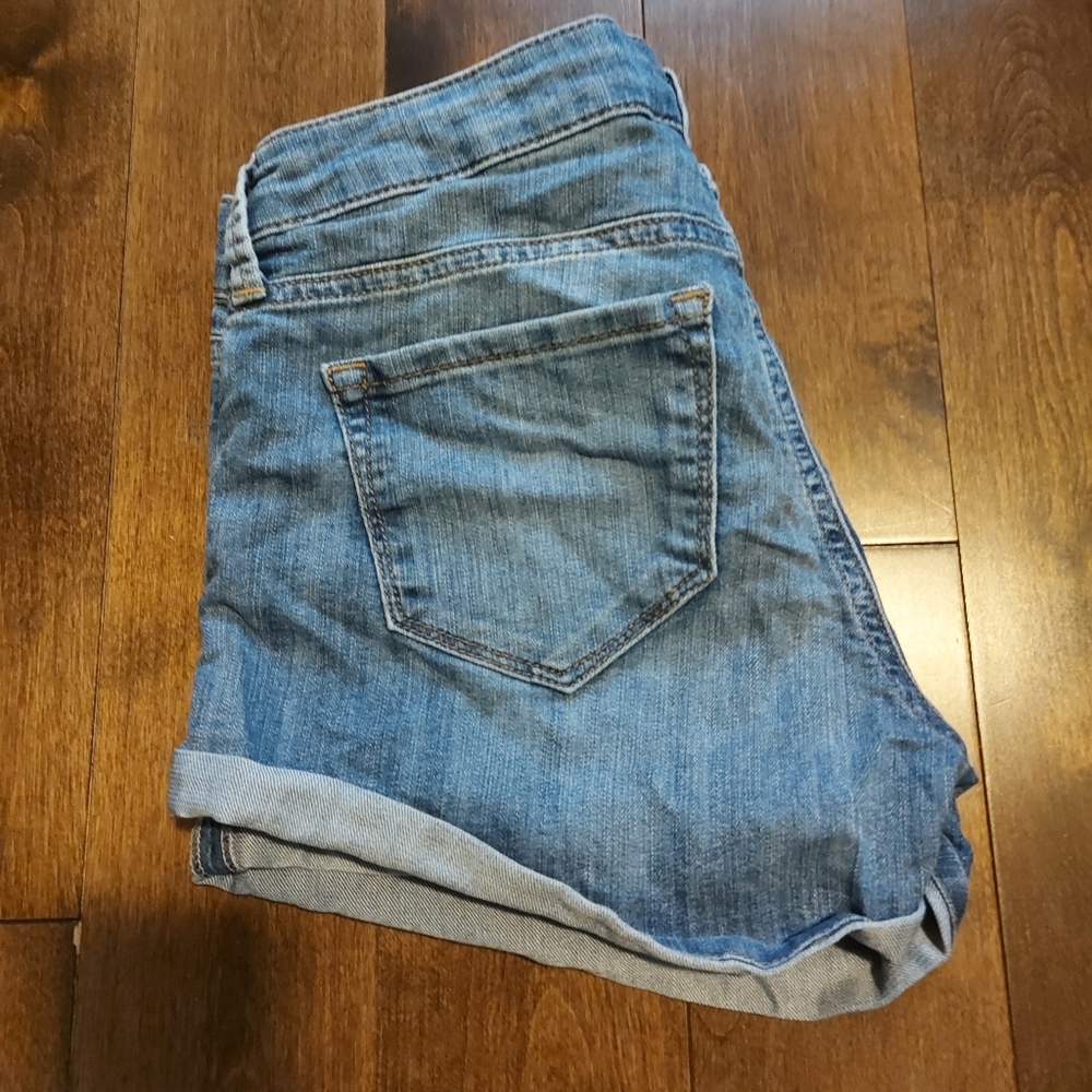 Shorts - Picture 2 of 2
